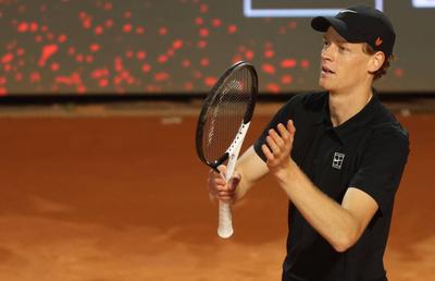 Jannik Sinner e în finală la Roma, unde îl va întâlni pe Carlos Alcaraz