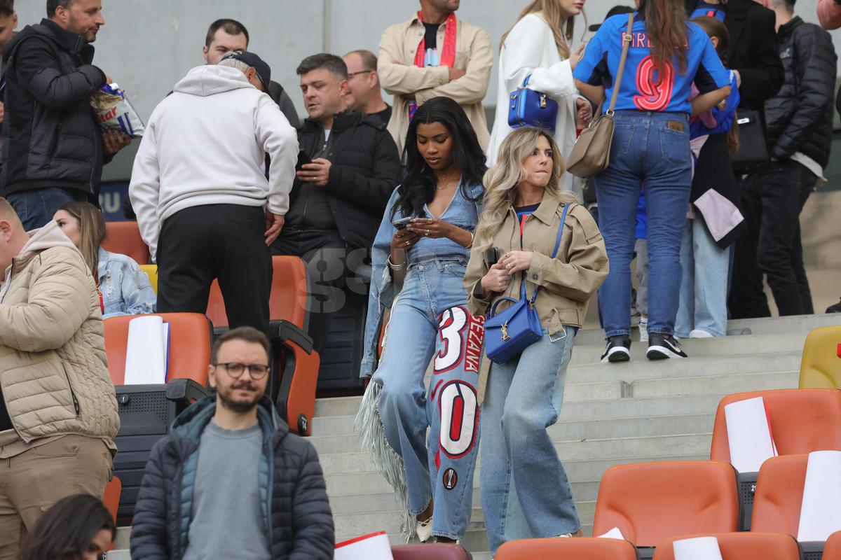 Soția lui Ngezana, vestimentație cu un detaliu inedit la FCSB - Universitatea Craiova