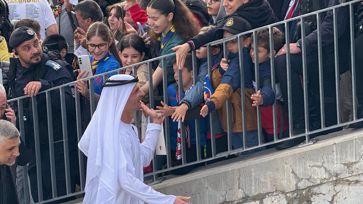 Reacție dinspre FRF, după ce roș-albaștrii s-au costumat pentru petrecerea de titlu: „Descătușare nervoasă”