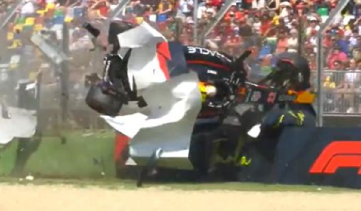 Accident horror în prima sesiune de calificări de la Imola »  S-a răsucit cu mașina la 240 km/h