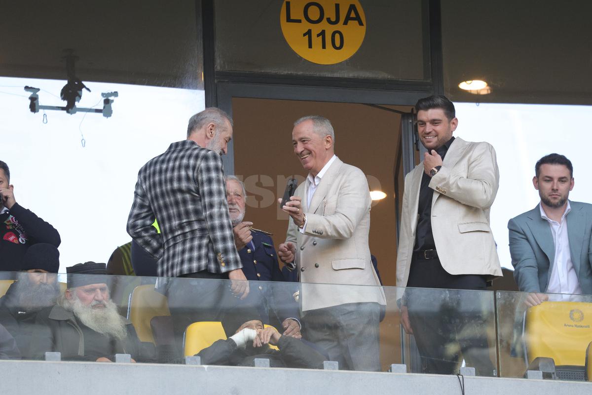 Marius Șumudică, ironizat de cel mai celebru fan al campioanei FCSB: „Înseamnă că se pricepe”