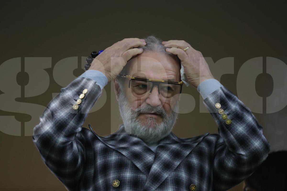„Sus, nea Gigi!” » Imagini din alte vremuri la Arena Națională! Becali s-a urcat pe mașină