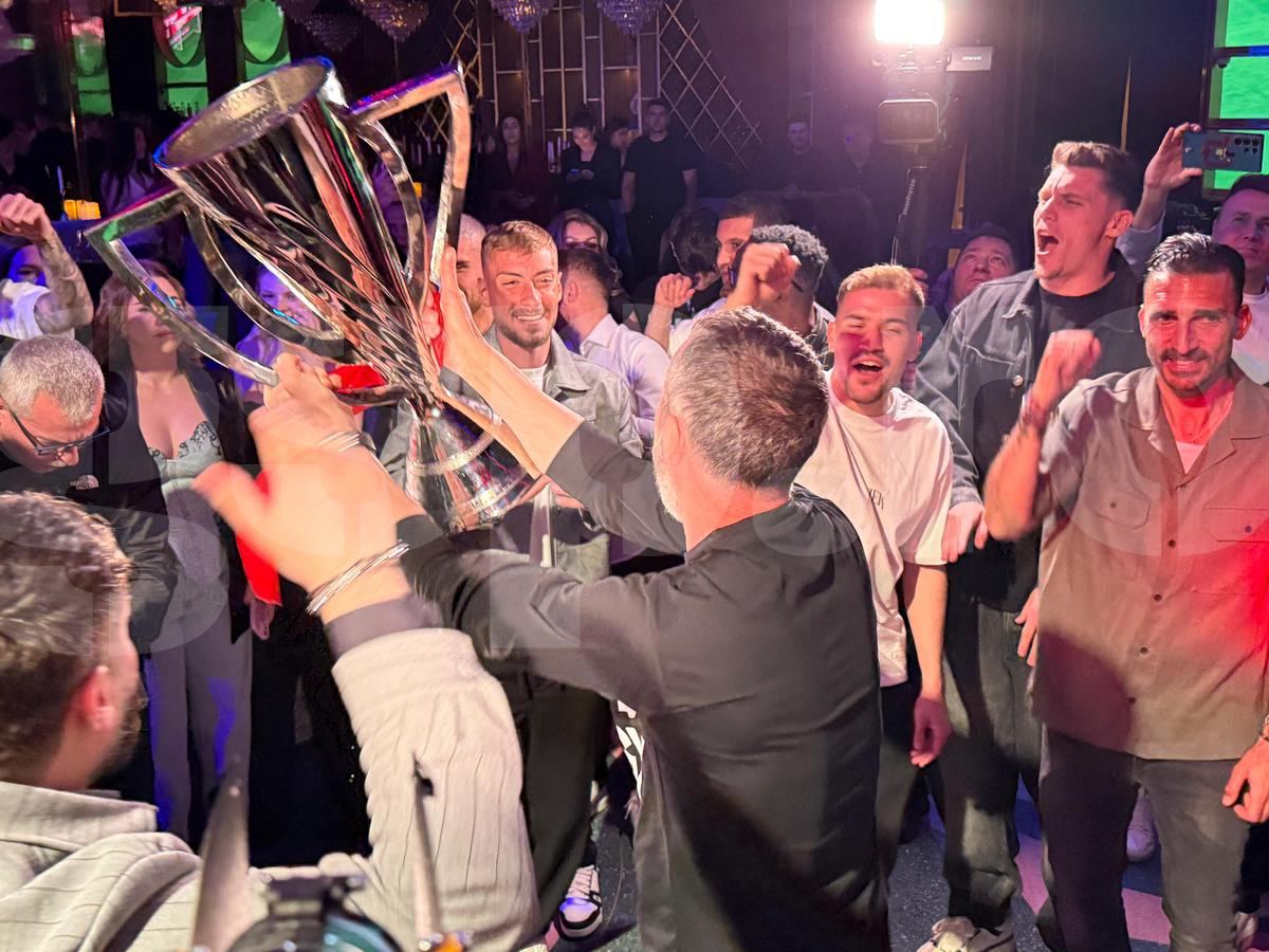 FCSB, petrecere în club