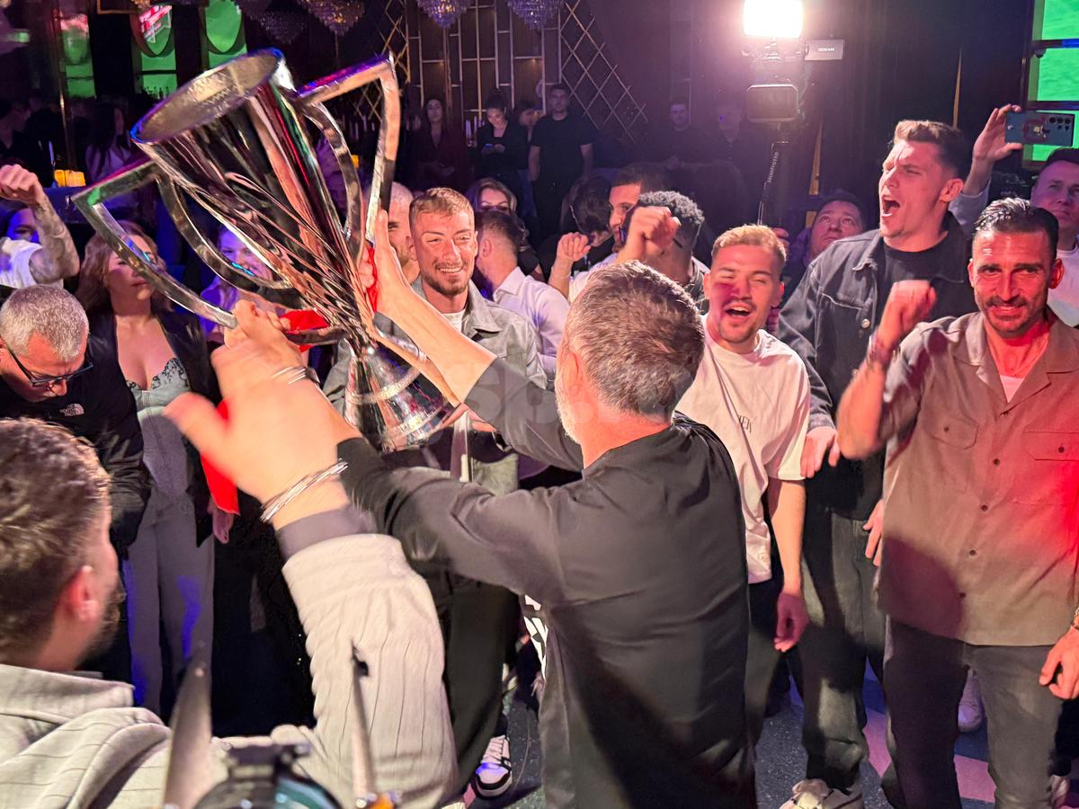FCSB, petrecere în club