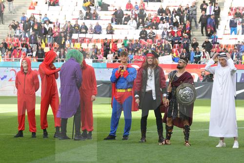 Jucătorii de la FCSB deghizați pe stadion/ foto: Ionuț Iordache GSP