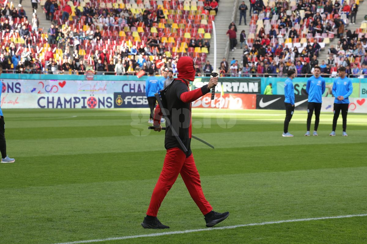 Mihai Pintilii l-a dat de gol: jucătorul de la FCSB care a avut ideea de a se deghiza în supereroi
