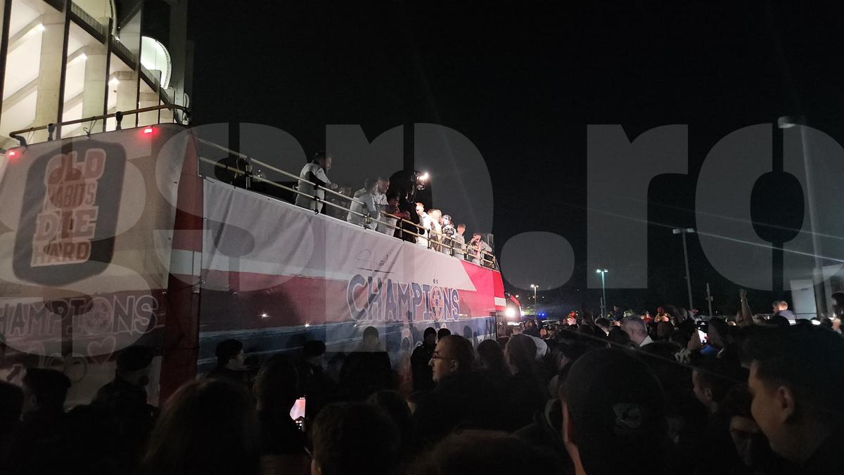 FCSB, petrecere în autocar