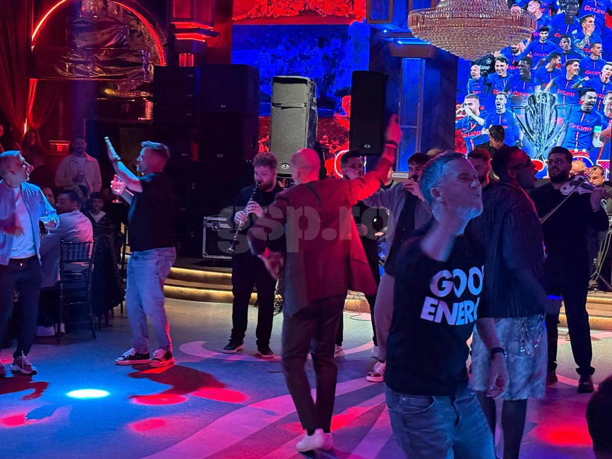 FCSB, petrecere în club