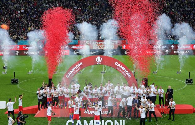 Imagini antologice » FCSB a primit trofeul de campioană