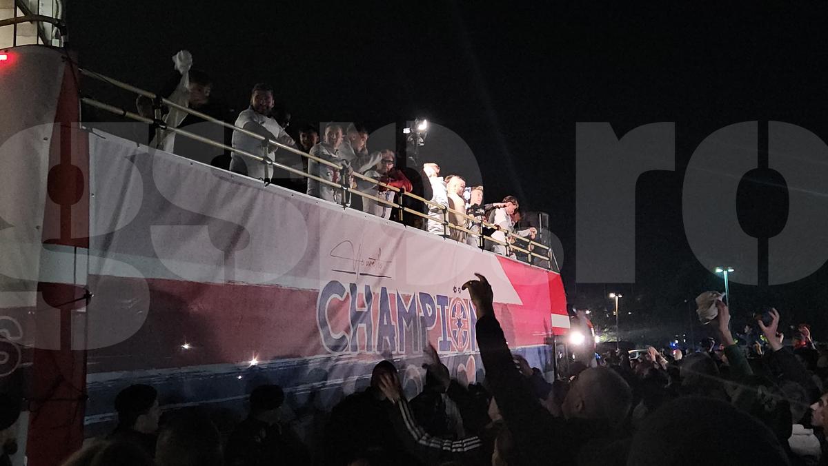 FCSB, petrecere în autocar