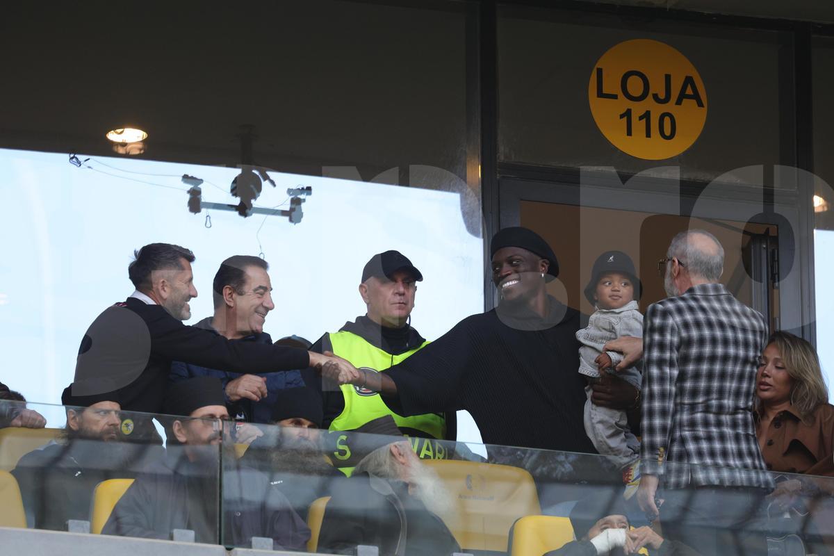 Gigi Becali, alături de familia lui Dawa/ foto: Ionuț Iordache (GSP)