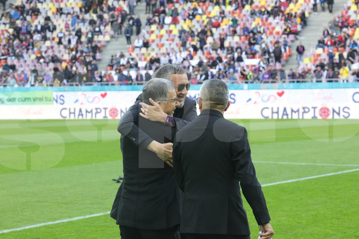 Mirel Rădoi și-a vărsat furia pe costumele de supereroi ale campionilor: „Lipsă de respect pentru toată lumea! Eu nu le voi permite!”