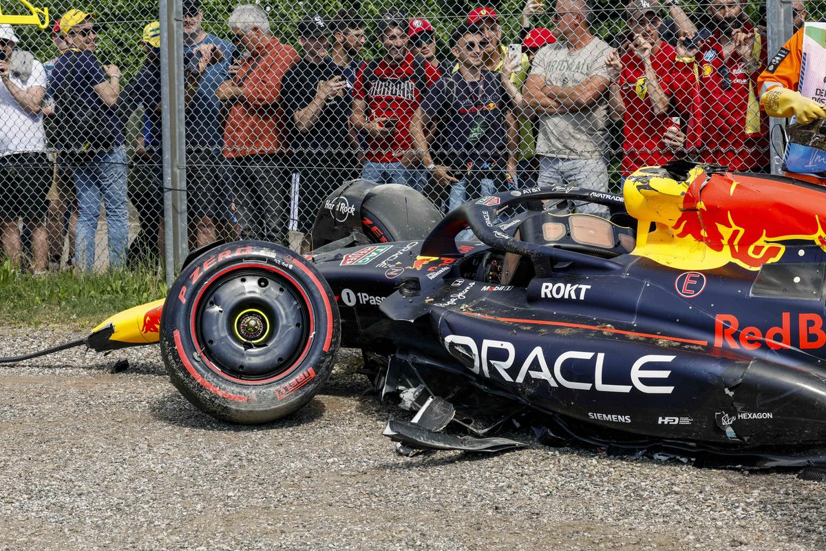 Accident horror în prima sesiune de calificări de la Imola »  S-a răsucit cu mașina la 240 km/h