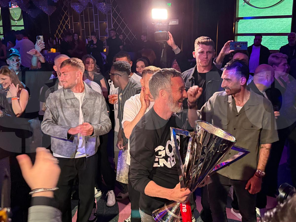 FCSB, petrecere în club