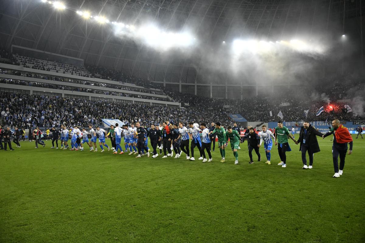 Petrecerea Craiovei s-a mutat pe malul lacului! Mihai Rotaru, scandări cot la cot cu jucătorii