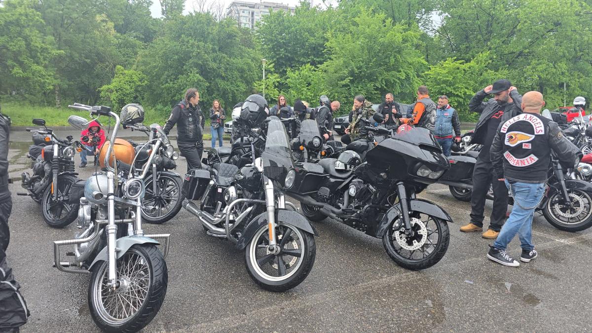 Adunare specială la Institutul Clinic Fundeni: Bogdan Stelea și zeci de motocicliști au adus cadouri