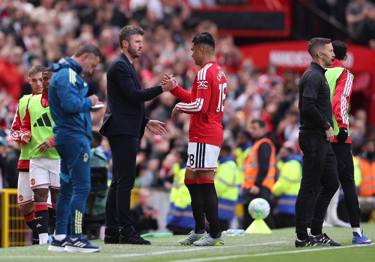 Casemiro, aplaudat la scenă deschisă după ultimul meci acasă pentru Manchester United: „Voi, suporterii, sunteți cel mai bun lucru!”