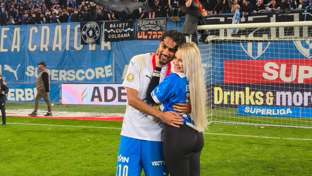 Universitatea Craiova, imagini cu trofeul
