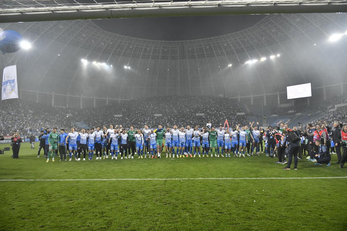Petrecerea Craiovei s-a mutat pe malul lacului! Mihai Rotaru, scandări cot la cot cu jucătorii