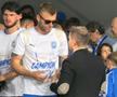 Alex Crețu, cu tricoul și ochelarii de campion