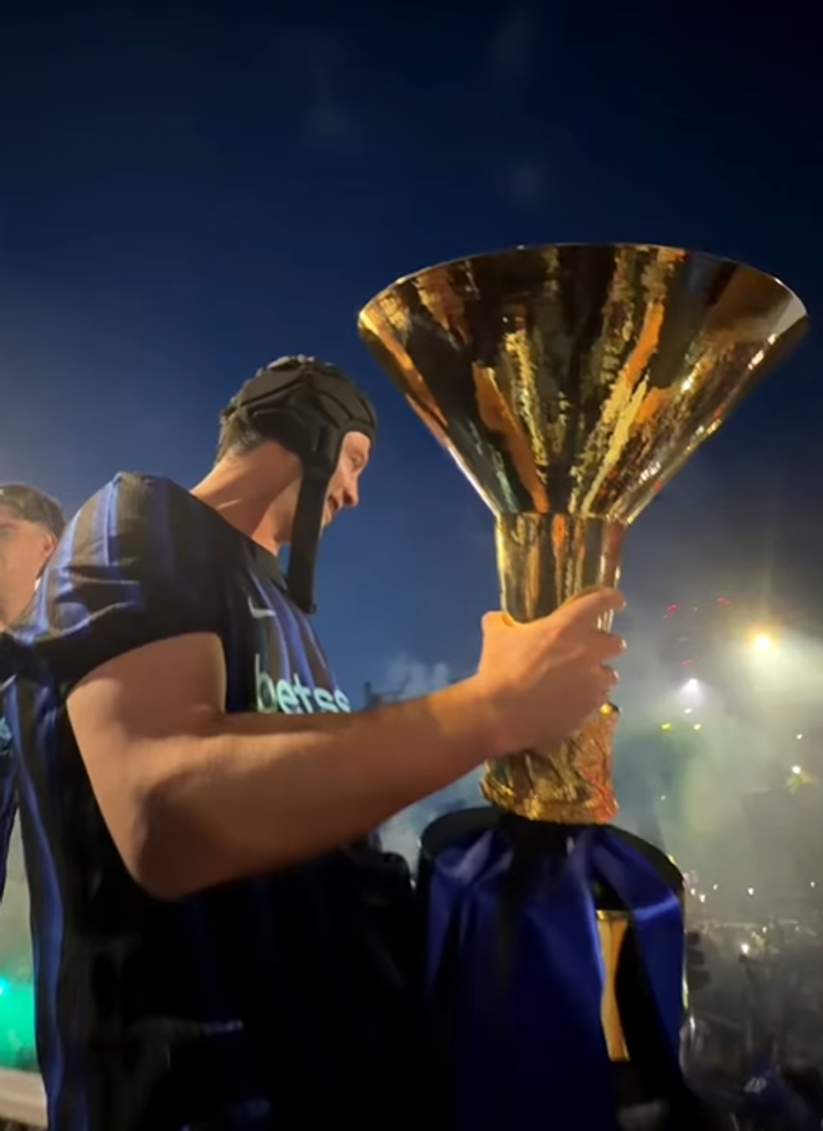 Paradă Inter după „dubla” cu Chivu