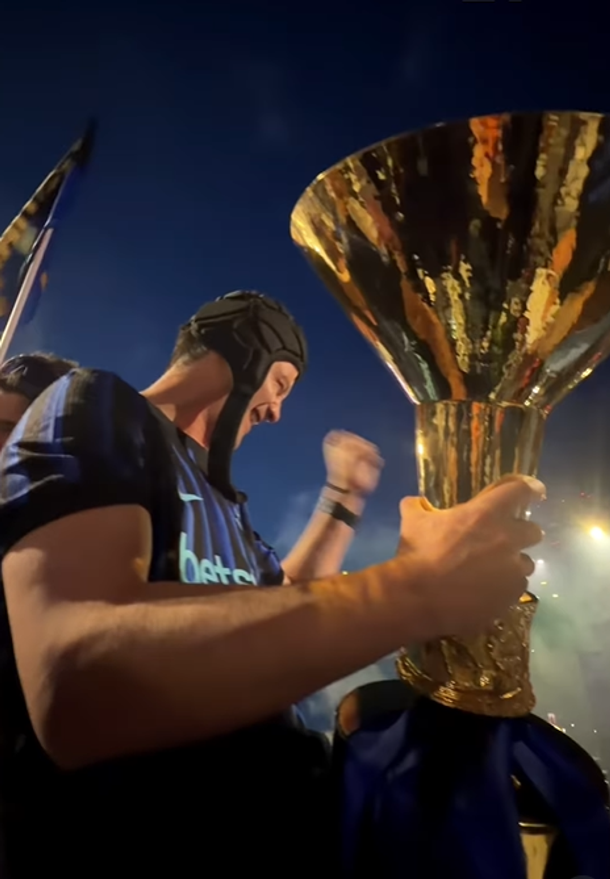 Paradă Inter după „dubla” cu Chivu