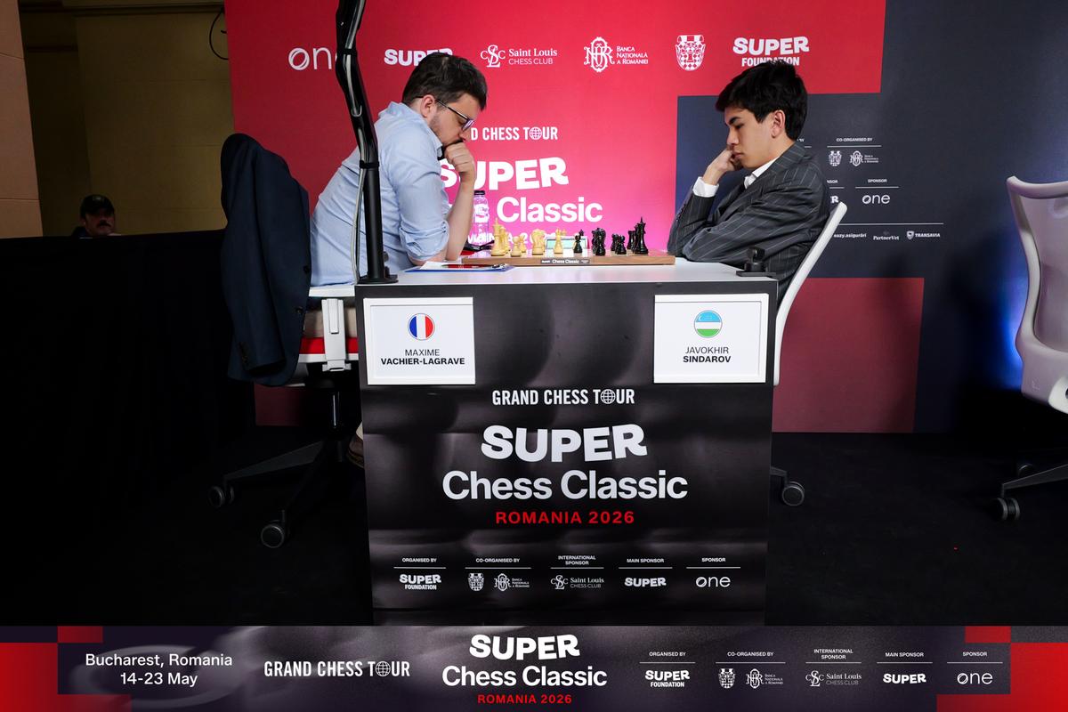 Van Foreest și Giri, victoriile zilei la București:  cinci jucători la egalitate după runda a III-a a Super Chess Classic România