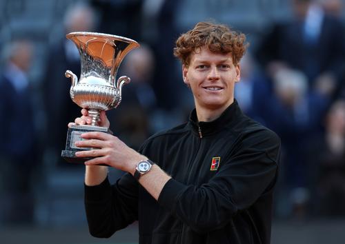 Jannik Sinner cu trofeul de la Roma FOTO Imago Images