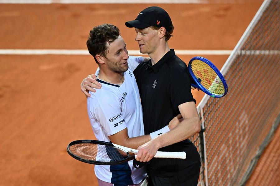 Jannik Sinner - Casper Ruud, marea finală de la Roma // foto: Imago Ce spunea Casper Ruud despre Jannik Sinner cu o săptămână înainte de a se întâlni în finala de la Roma: „Inspirațional”