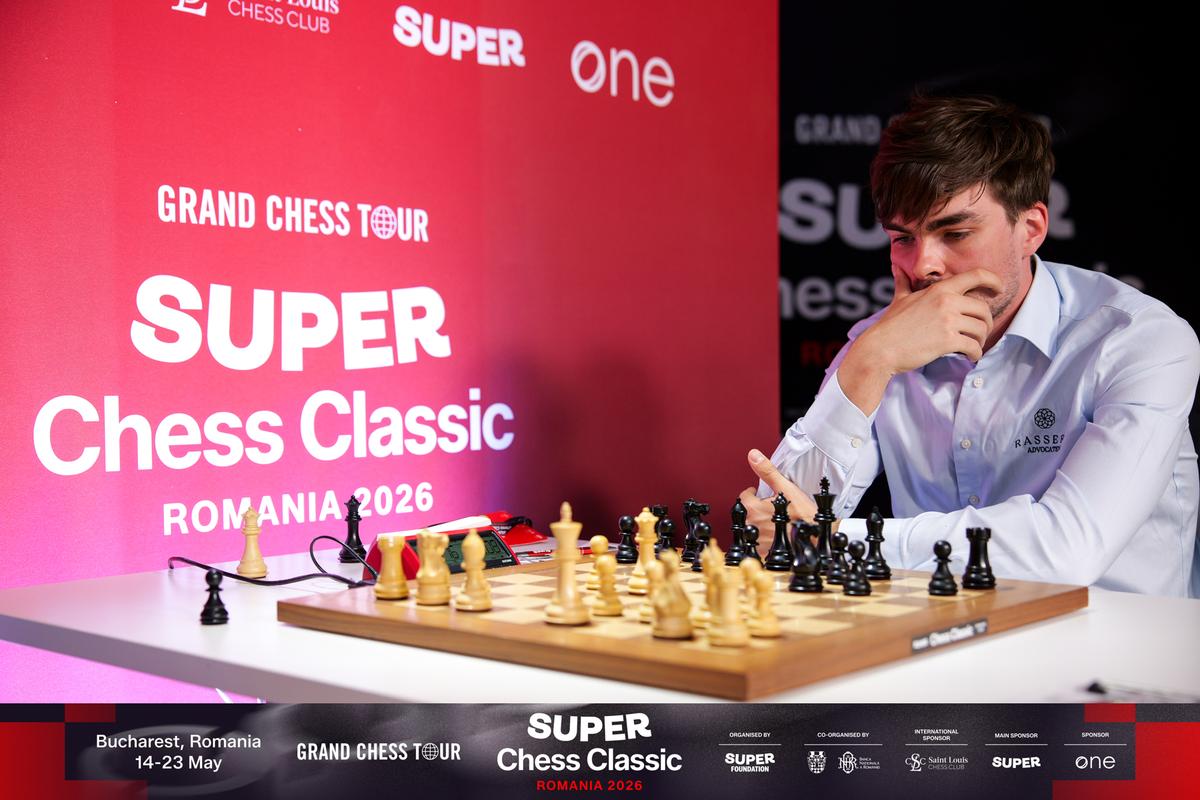 Van Foreest și Giri, victoriile zilei la București:  cinci jucători la egalitate după runda a III-a a Super Chess Classic România