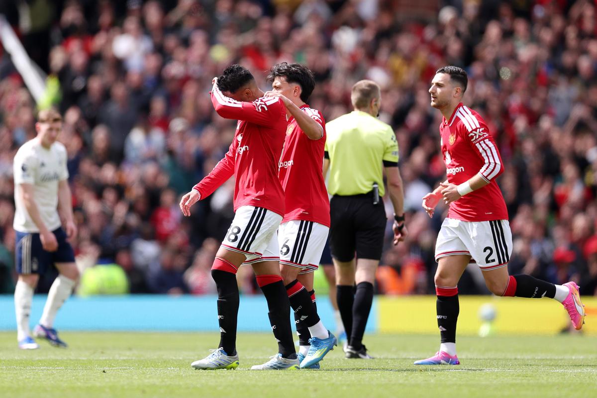 Casemiro, aplaudat la scenă deschisă după ultimul meci acasă pentru Manchester United: „Voi, suporterii, sunteți cel mai bun lucru!”