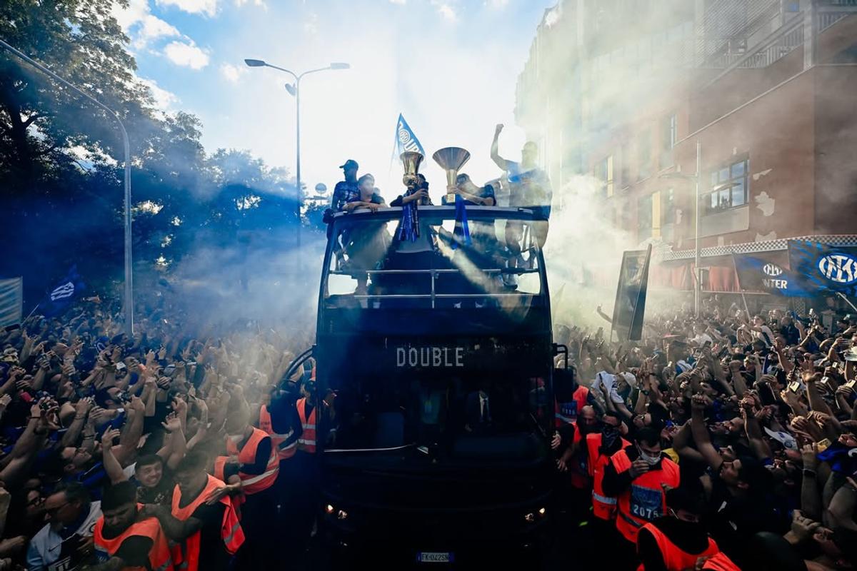 Paradă Inter după „dubla” cu Chivu