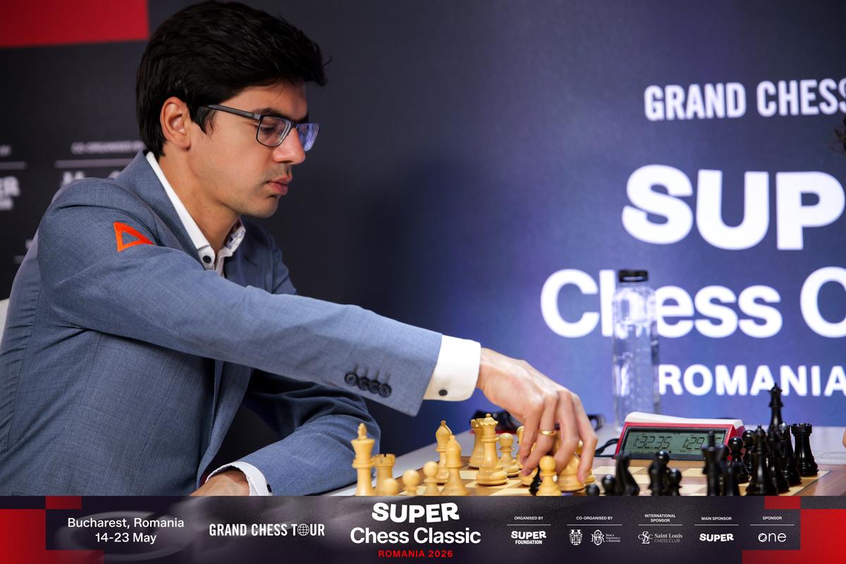 Van Foreest și Giri, victoriile zilei la București:  cinci jucători la egalitate după runda a III-a a Super Chess Classic România
