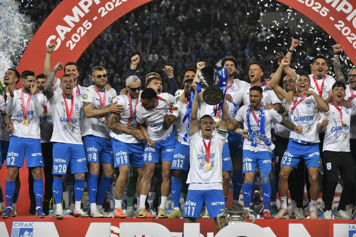 Universitatea Craiova, imagini cu trofeul
