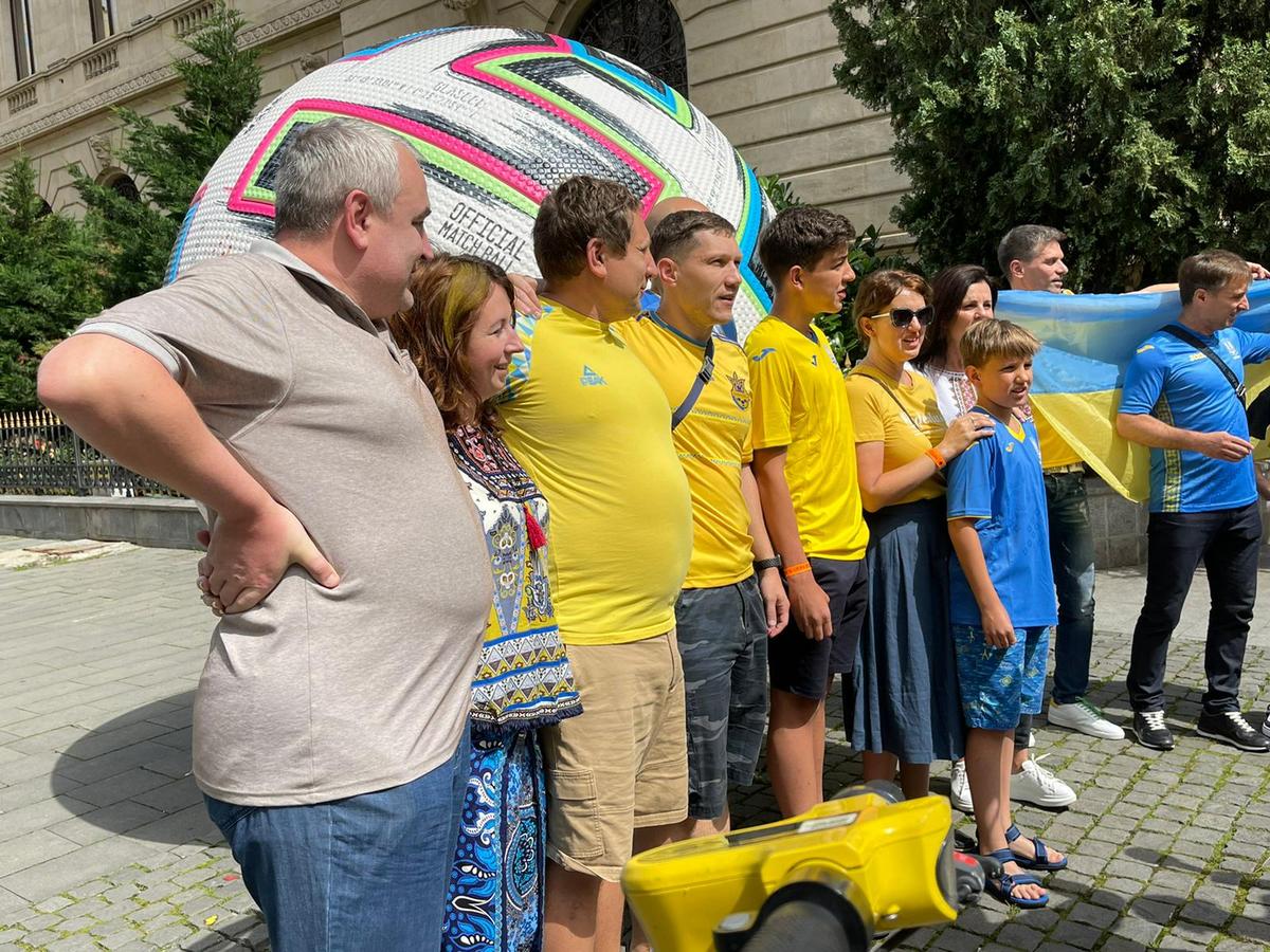 Ucraina - Macedonia de Nord » Suporterii, în Centrul Vechi