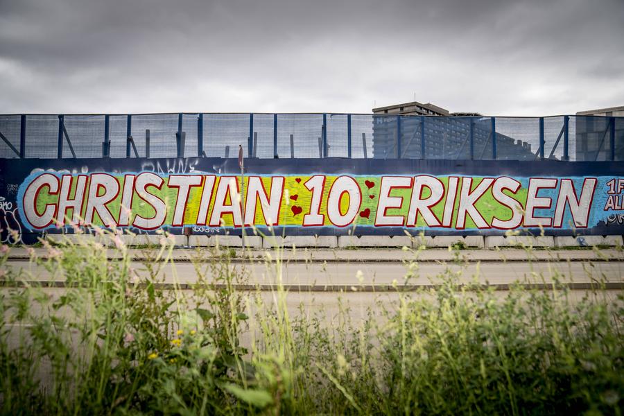 Suporterii i-au scris numele lui Eriksen pe străzile din Copenhaga. Foto: Imago Eriksen, Ronaldo, Osaka, scurtcircuite în Matrice