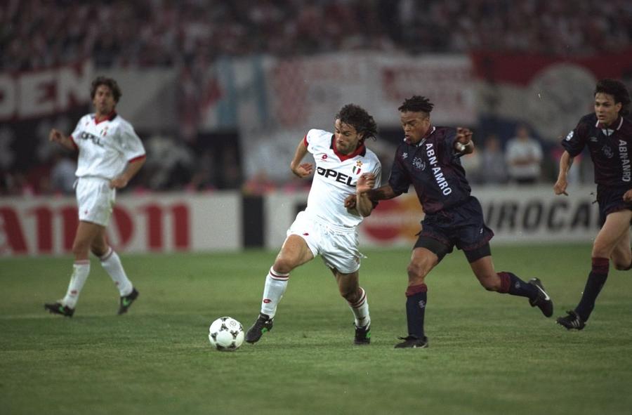 Roberto Donadoni, în duel cu Edgar Davids (foto: Guliver/Getty Images) Coronavirusul și leziunile musculare ale sportivilor » Concluziile unui studiu realizat de o legendă a Italiei
