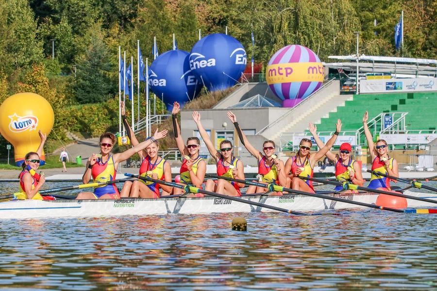 Maria Tivodariu (a 4-a de la stânga la dreapta), în barca de 8 plus 1, campioană europeană FOTO World Rowing Dragostea din barcă » Povestea de iubire dintre Maria Tivodariu și Florin Lehaci, componenți ai bărcilor de 8 plus 1 ale României, calificate la Tokyo