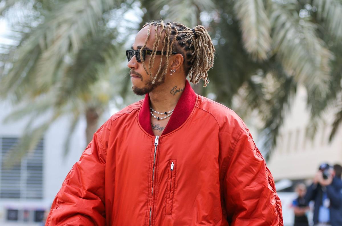 Lewis Hamilton, o nouă apariție inedită » Cum a apărut la Marele Premiu din Canada și o colecție cu cele mai inedite look-uri ale sale