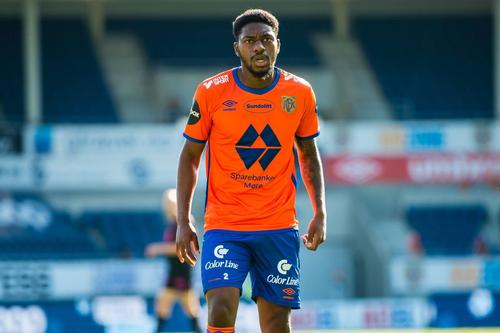 FC Botoșani a oficializat transferul fundașului lateral olandez Shaquill Montell Sno (26 de ani). / FOTO: Imago