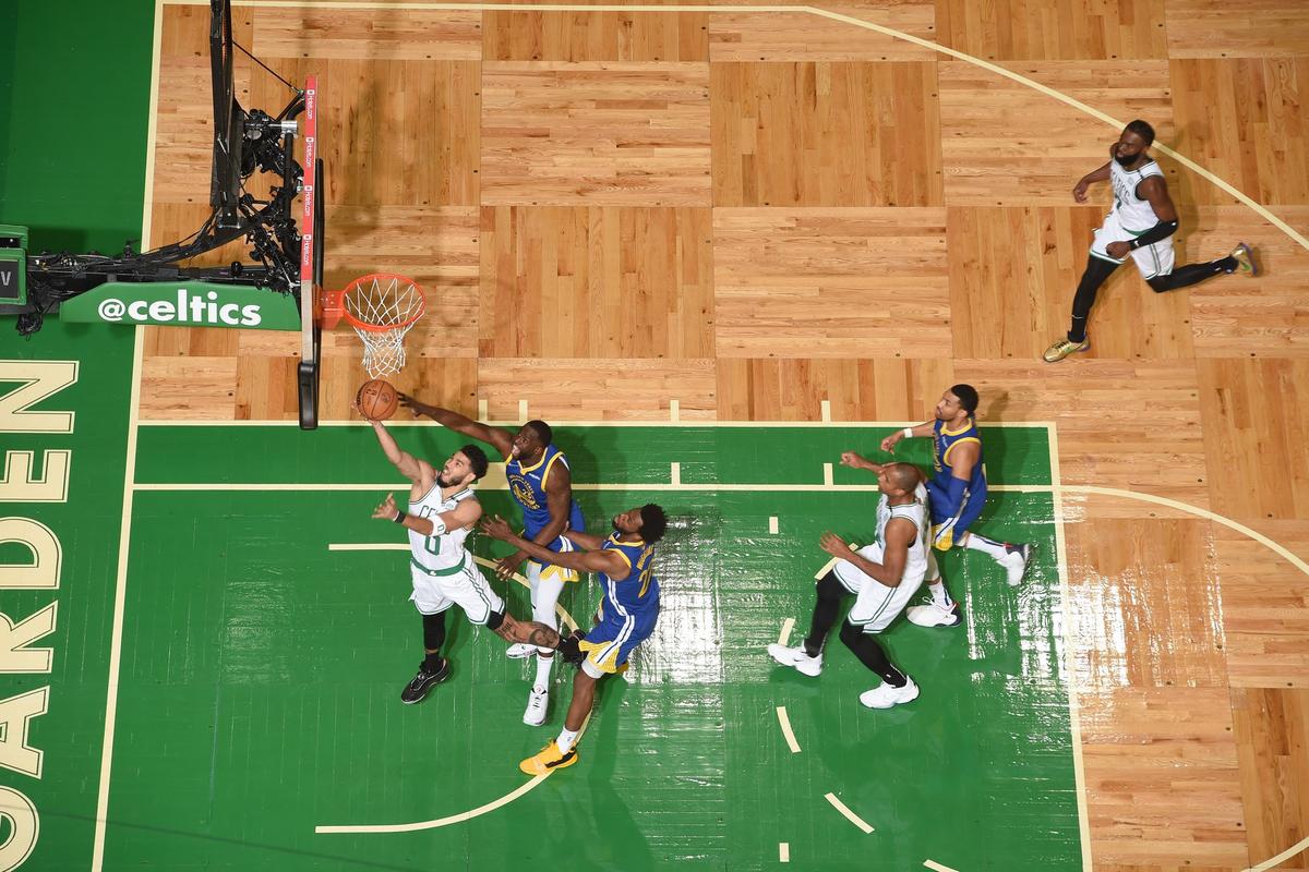 Dinastia Warriors! Golden State e din nou campioană NBA » Ridică trofeul chiar pe terenul lui Boston Celtics! Curry, MVP-ul finalei