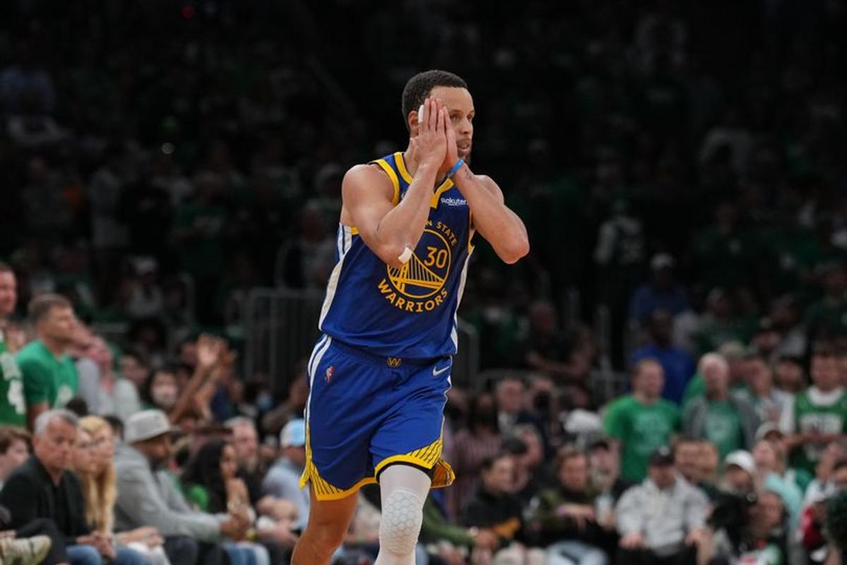 Dinastia Warriors! Golden State e din nou campioană NBA » Ridică trofeul chiar pe terenul lui Boston Celtics! Curry, MVP-ul finalei