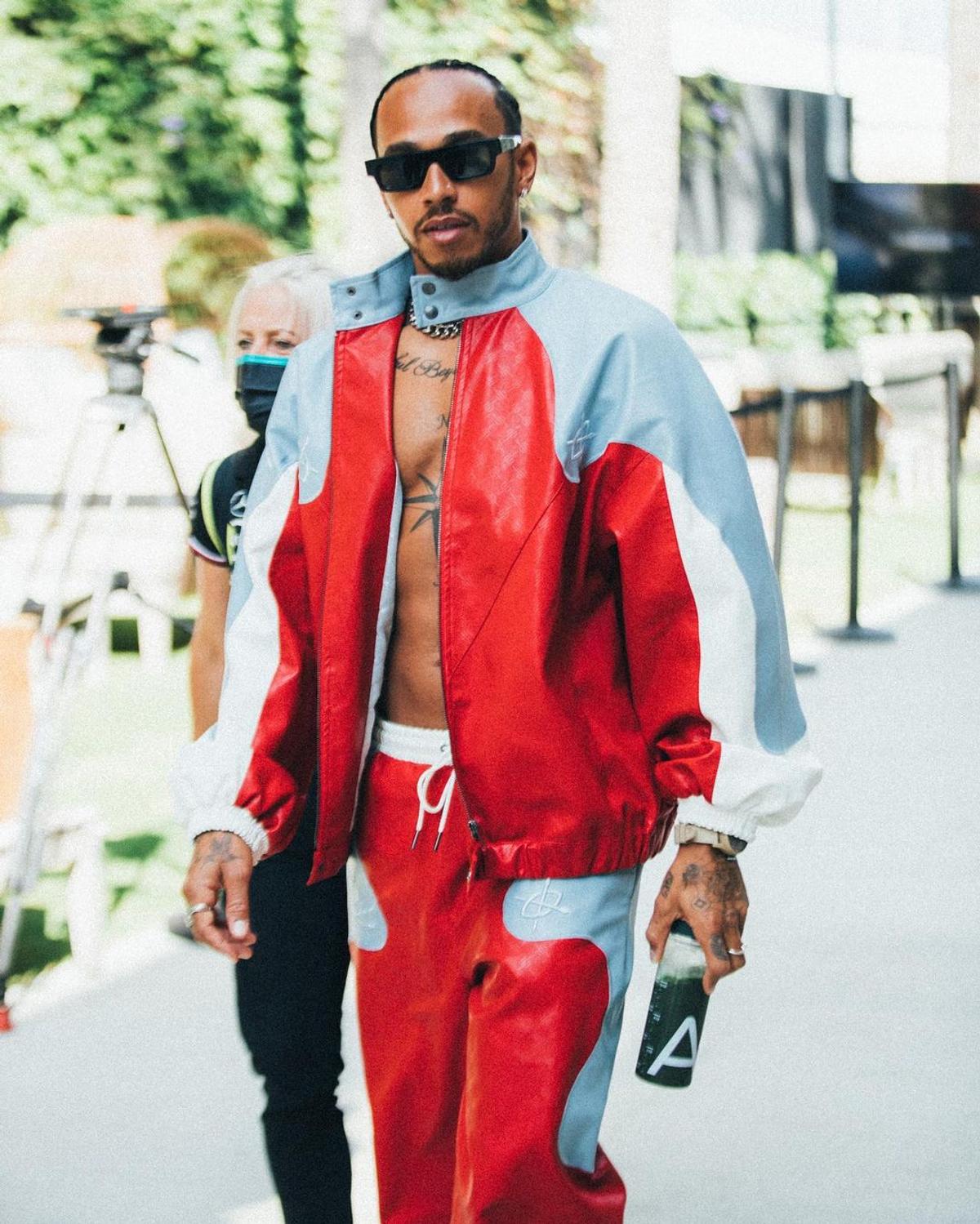 Lewis Hamilton, o nouă apariție inedită » Cum a apărut la Marele Premiu din Canada și o colecție cu cele mai inedite look-uri ale sale
