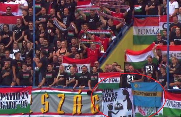 Ultrașii maghiari, bannere provocatoare la meciul cu Muntenegru » Ce reprezintă mesajele. Unul se referă la România