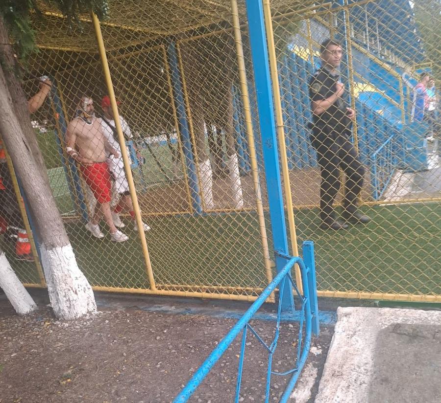 Accidentare horror în barajul pentru promovarea în Liga 3: a leșinat la vestiare!