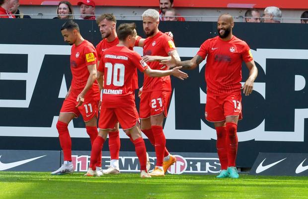 Un antrenor român, ofertat de o echipă cu 4 titluri în Bundesliga