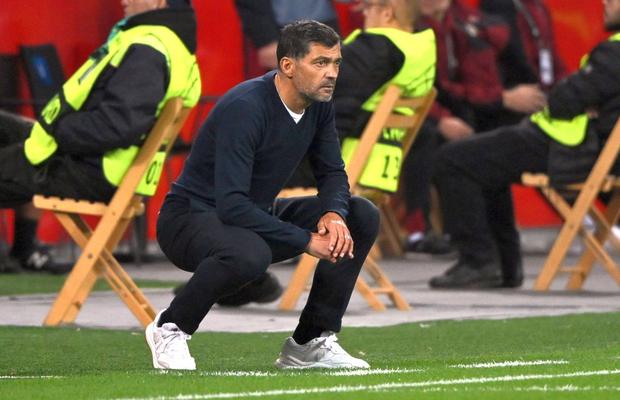 Conflict în conducerea Barcelonei » Deco vrea un antrenor din Portugalia, Laporta nu e de acord