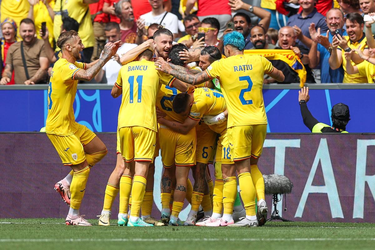 Bucurie ponderată chiar și după 3-0 cu Ucraina: „Am câștigat doar un meci. Suntem una dintre cele mai slab cotate echipe de la acest European”