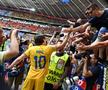 România a obținut o victorie istorică împotriva Ucrainei, scor 3-0. Cei peste 30.000 de suporteri „tricolori” au dominat atmosfera. La final, un clip video cu peste 150.000 de vizualizări le-a umbrit prestația.