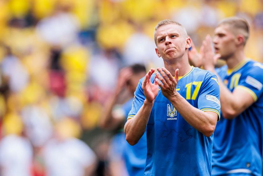 Oleksandr Zinchenko, jucătorul lui Arsenal, 64 de selecții și 9 goluri, afectat în fața fanilor / Foto: Imago